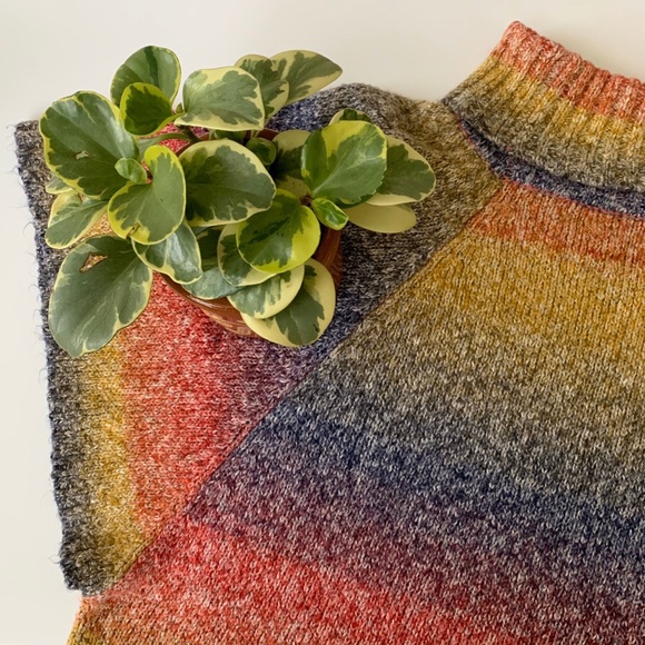 Vintage Sweaters - • vintage rainbow shortsleeved sweater •